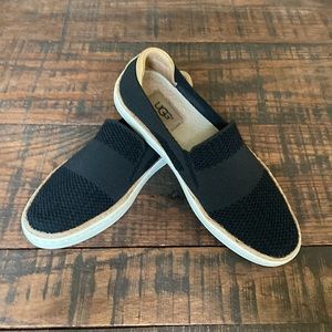 UGG “Sammy” Knit Slip Ons Size 6.5 🦘